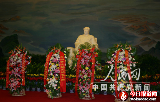 李佩山访著名战斗英雄、特等功臣杨育才8172.png